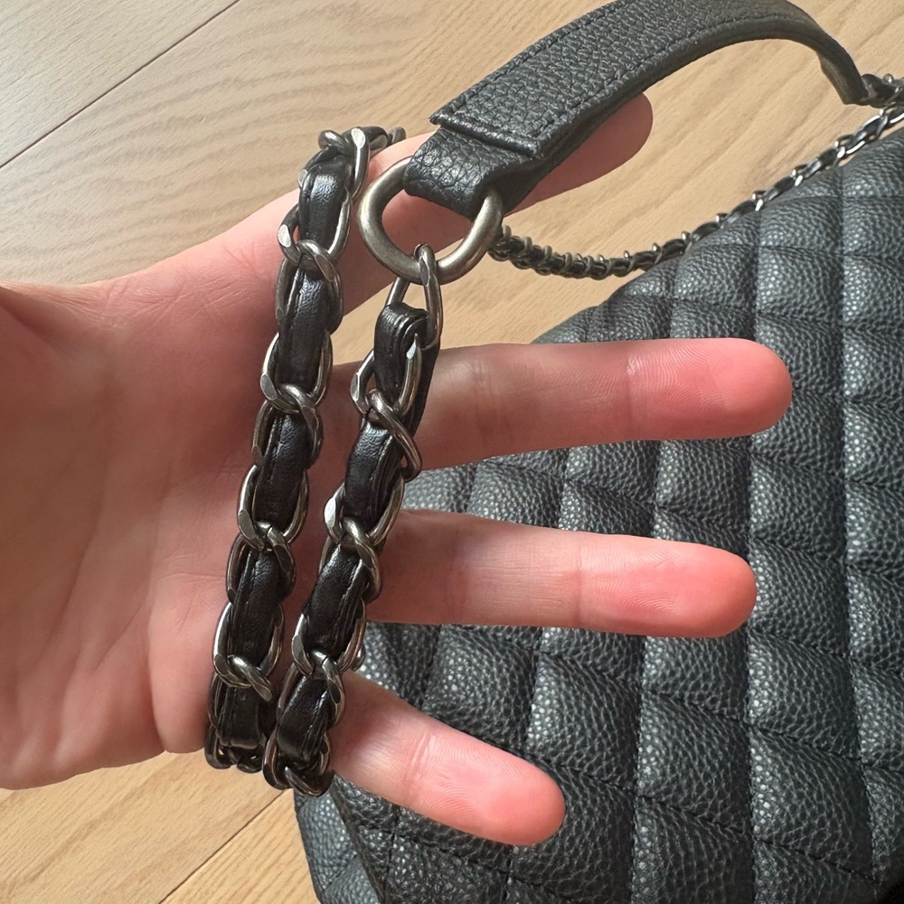 Quilted Double Flap XXL Travel Shoulder Bag - Picture 5 of 14